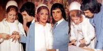 Roberto Carlos e Nice na cerimônia realizada em uma suíte de hotel na Bolívia  Foto: Reproduções