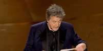 Al Pacino entrega o prêmio de melhor filme para Oppenheimer  Foto: Kevin Winter/Getty Images
