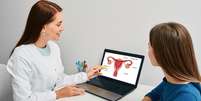 O congelamento de óvulos pode ser realizado por qualquer mulher que menstrua naturalmente  Foto: Peakstock | Shutterstock / Portal EdiCase