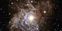RS Puppis, uma estrela Cefeida usada como vela padr&atilde;o c&oacute;smica para calibra&ccedil;&atilde;o das medidas de dist&acirc;ncias no universo (Imagem: Reprodu&ccedil;&atilde;o/NASA)  Foto: Canaltech