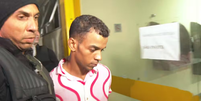 Sequestrador de ônibus achou que estava cercado por policiais quando comprava passagem  Foto: Reprodução/TV Globo
