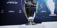 O troféu da Liga dos Campeões é retratado antes do sorteio - 15 de março de 2024 Foto: Reuters/Denis Balibouse