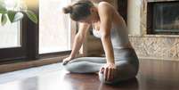 Vácuo abdominal: conheça técnica do yoga usada para emagrecer  Foto: Shutterstock / Saúde em Dia