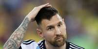 Messi antes de Brasil x Argentina, Brasil e Argentina, pelas Eliminatórias Sul-Americanas da Copa do Mundo de 2026   Foto: DANIEL RAMALHO | AFP via Getty Images / Esporte News Mundo