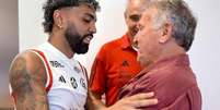  Foto: Marcelo Cortes/CRF - Legenda: Zico se comoveu com situação de Gabigol / Jogada10