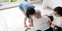 Atenção aos idosos: veja cuidados para evitar acidentes domésticos  Foto: Shutterstock / Saúde em Dia