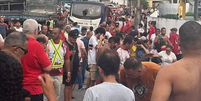 Micro-ônibus desgovernado atropela fiéis durante procissão no Grande Recife  Foto: Reprodução/Redes Sociais