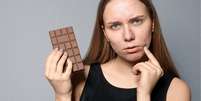 Chocolate dá espinha ou é mito? Descubra  Foto: Shutterstock / Alto Astral