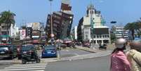 Terremoto em Hualien, Taiwan, que deixou mortos, danificou dezenas de edifícios e também gerou alerta de tsunami até no Japão e nas Filipinas  Foto: Haote Zhang/Divulgação via REUTERS