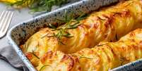 Batata gratinada com queijo de castanha-de-caju  Foto: Esin Deniz | Shutterstock / Portal EdiCase