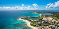 A ilha de Anguilla tem como fonte de renda principal o turismo  Foto: cdwheatley/GettyImages