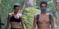 Como está a relação entre Bruna Marquezine e Enzo Celulari? Atriz se afastou definitivamente e excluiu o ex da roda de amigos.  Foto: AGNews, Dilson Silva / Purepeople
