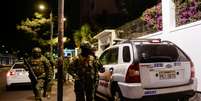 Policiais invadem embaixada mexicana em Quito e prendem ex-vice-presidente do Equador  Foto: Karen Toro/Reuters