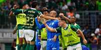  Foto: Raul Baretta/ Santos FC. - Legenda: Palmeiras derrotou o Santos por 2 a 0 e se sagrou tricampeão paulista neste domingo (7) / Jogada10