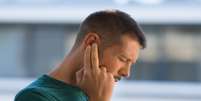 Sensação de zumbido no ouvido? Saiba as causas  Foto: Shutterstock / Saúde em Dia