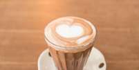Aprenda a fazer três opções diferentes de café com especiarias  Foto: topntp26/Freepik / Boa Forma