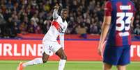 Ousmane Dembelé celebra gol contra o Barcelona pela Liga dos Campeões da Europa  Foto: Esporte News Mundo
