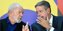 O presidente da República, Lula (PT), e o presidente da Câmara, Arthur Lira (PP-AL), não conseguiram aprovar o PL das Fake News em maio de 2023.  Foto: CartaCapital