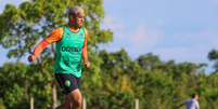 Sem jogar desde janeiro, Denilson vai à justiça para deixar o Cuiabá Foto: Esporte News Mundo