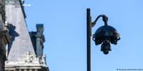 Câmera de vigilância em Paris: autoridades francesas estão em nível máximo de alerta  Foto: DW / Deutsche Welle