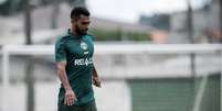 Vini Paulista será titular em Campinas. Foto: Gabriel Thá/Coritiba / Banda B