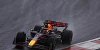Verstappen no GP da China: mostrando o melhor e o pior do RB20 Foto: Red Bull Content Pool