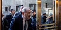 Weinstein, de 72 anos, está cumprindo uma sentença de 23 anos de prisão, depois de ser condenado em fevereiro de 2020  Foto: REUTERS/Jeenah Moon