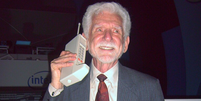 Dr. Martin Cooper, o inventor do celular  Foto: Rico Shen/Wikimedia