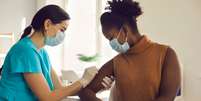 Especialistas esclarecem 6 mitos sobre a vacina da gripe  Foto: Shutterstock / Saúde em Dia
