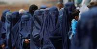 A maioria das meninas foi impedida de frequentar o ensino médio e as mulheres, as universidades  Foto: REUTERS/Ali Khara
