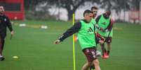  Foto: Ricardo Duarte / Internacional - Legenda: Com adiamento da partida com o Juventude, elenco do Inter treinou, nesta quarta-feira (01/05), novamente com a presença de Valencia / Jogada10