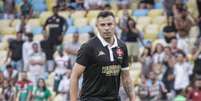  Foto: Matheus Lima/Vasco - Legenda: Hugo Moura j&aacute; tem tr&ecirc;s jogos pelo Vasco; volante &eacute; d&uacute;vida para domingo (5) / Jogada10
