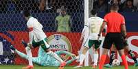 Defesa de Weverton durante confronto contra o Del Valle na Libertadores.   Foto: Cesar Greco/Palmeiras. / Esporte News Mundo