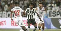  Foto: Vitor Silva/Botafogo - Legenda: Jeffinho, enfim, teve uma boa apresentação pelo Botafogo - / Jogada10