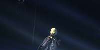 Madonna subiu ao palco usando uma máscara verde  Foto:  FOTO/ ADÃO/ Delson Silva/Agnews
