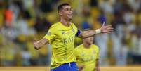 Cristiano Ronaldo comemora um de seus gols no jogo entre Al-Nassr e Al-Wehda   Foto: Yasser Bakhsh | Getty Images / Esporte News Mundo