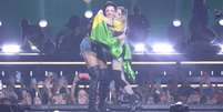 Madonna recebe Pabllo Vittar no palco de Copacabana.  Foto: @madonna via Instagram / Estadão