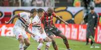 A equipe rubro-negra foi derrotada pelo São Paulo por 3 x 1 no Barradão. Foto: Victor Ferreira/EC Vitória / Esporte News Mundo