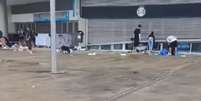 Imagens mostram loja da Arena do Grêmio sendo saqueada Foto: Reprodução/X