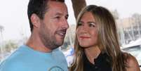 Jennifer Aniston e Adam Sandler j&aacute; namoraram? Conhe&ccedil;a hist&oacute;ria dos dois.  Foto: Getty Images / Purepeople