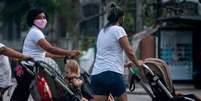 Iaconelli aponta para as dificuldades práticas e afetivas da profissão das babás  Foto: Getty Images / BBC News Brasil