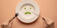 Seguir dietas restritivas sem acompanhamento profissional pode causar danos à saúde  Foto: Black Salmon | Shutterstock / Portal EdiCase
