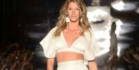 Gisele Bündchen foi sabotada em desfile da Versace.  Foto: Getty Images / Purepeople