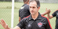 O técnico fez uma nota de despedida para o clube rubro-negro. Foto: Victor Ferreira/EC Vitória / Esporte News Mundo