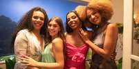 Galba Gogóia, Gabriela Medeiros, Felippe Souza e Gabiela Loran, interpretam o quarteto de amigas em "Renascer"  Foto: Reprodução/Instagram/@gabrielaloran