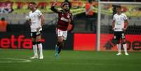 Gabigol comemora gol na Neo Química Arena pelo Flamengo.  Foto: ALEX SILVA/ESTADAO / Estadão