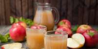 Suco de maçã com gengibre  Foto: Drakonyashka | Shutterstock / Portal EdiCase