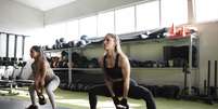 Confira como a musculação pode contribuir com a flexibilidade do corpo  Foto: Freepik/Divulgação / Boa Forma