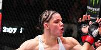 Ariane Carnelossi venceu luta polêmica no UFC Vegas 92 Foto: Divulgação/Instagram UFC / Esporte News Mundo