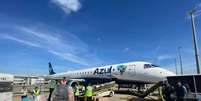 A Azul também usará os voos comerciais para Canoas para transportar doações Foto: //Divulgação / Viagem e Turismo